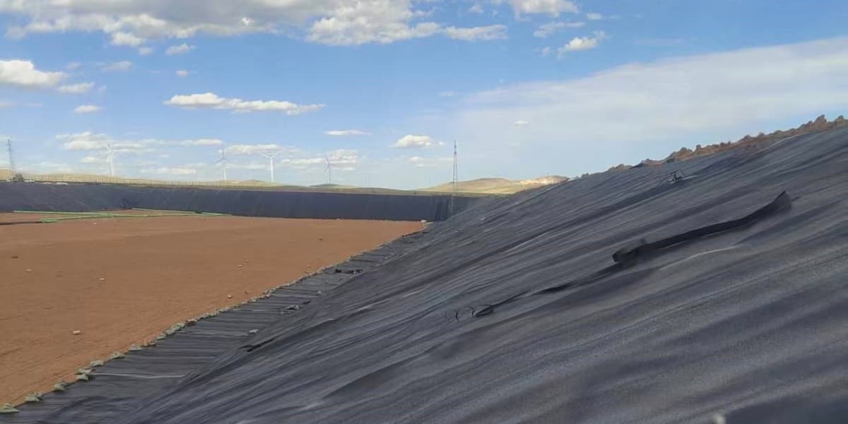 Self Healing Composite Geomembrane Self Healing Composite Geomembrane