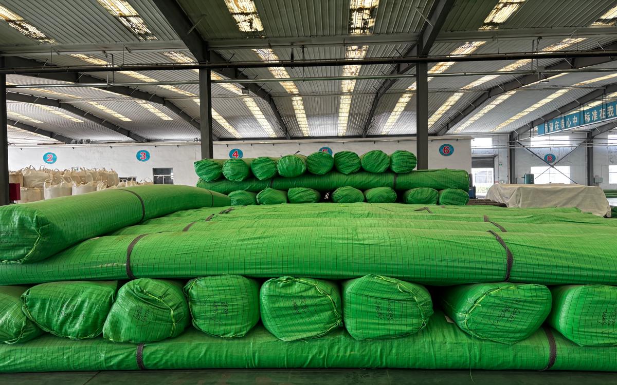 غشاء نسيجي غير منسوج من الجيوتكستايل للصرف والفصل والتحكم في التآكل