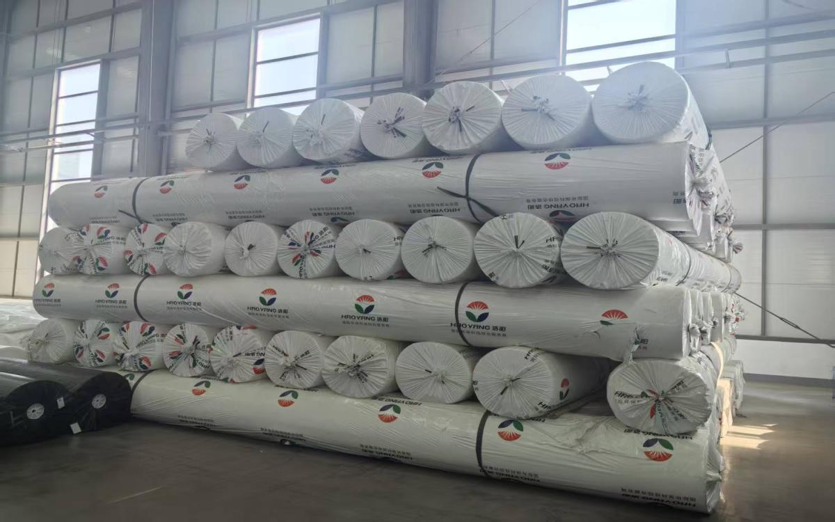 แผ่นใยสังเคราะห์ไม่ทอสำหรับงานก่อสร้างและเสริมความแข็งแรงของถนน