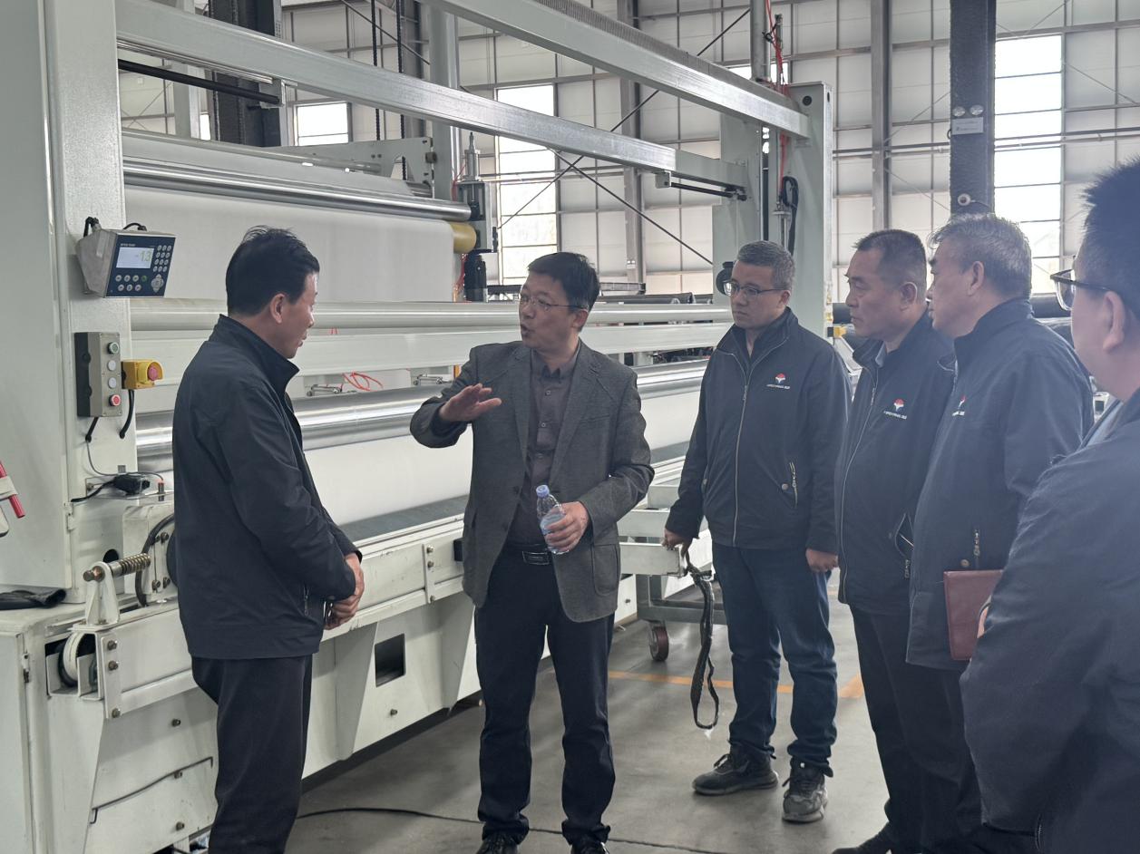 Líderes da Associação de Engenharia de Geossintéticos da China visitaram a Tecnologia Ambiental de Haoyang para Promover o Desenvolvimento Inovador da Empresa Líderes da Associação de Engenharia de Geossintéticos da China visitaram a Tecnologia Ambiental de Haoyang para Promover o Desenvolvimento Inovador da Empresa