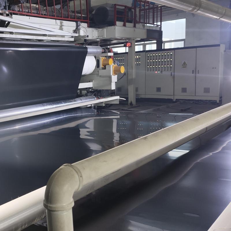 แผ่นกันซึม HDPE สำหรับบ่อฝังกลบขยะและเหมืองแร่