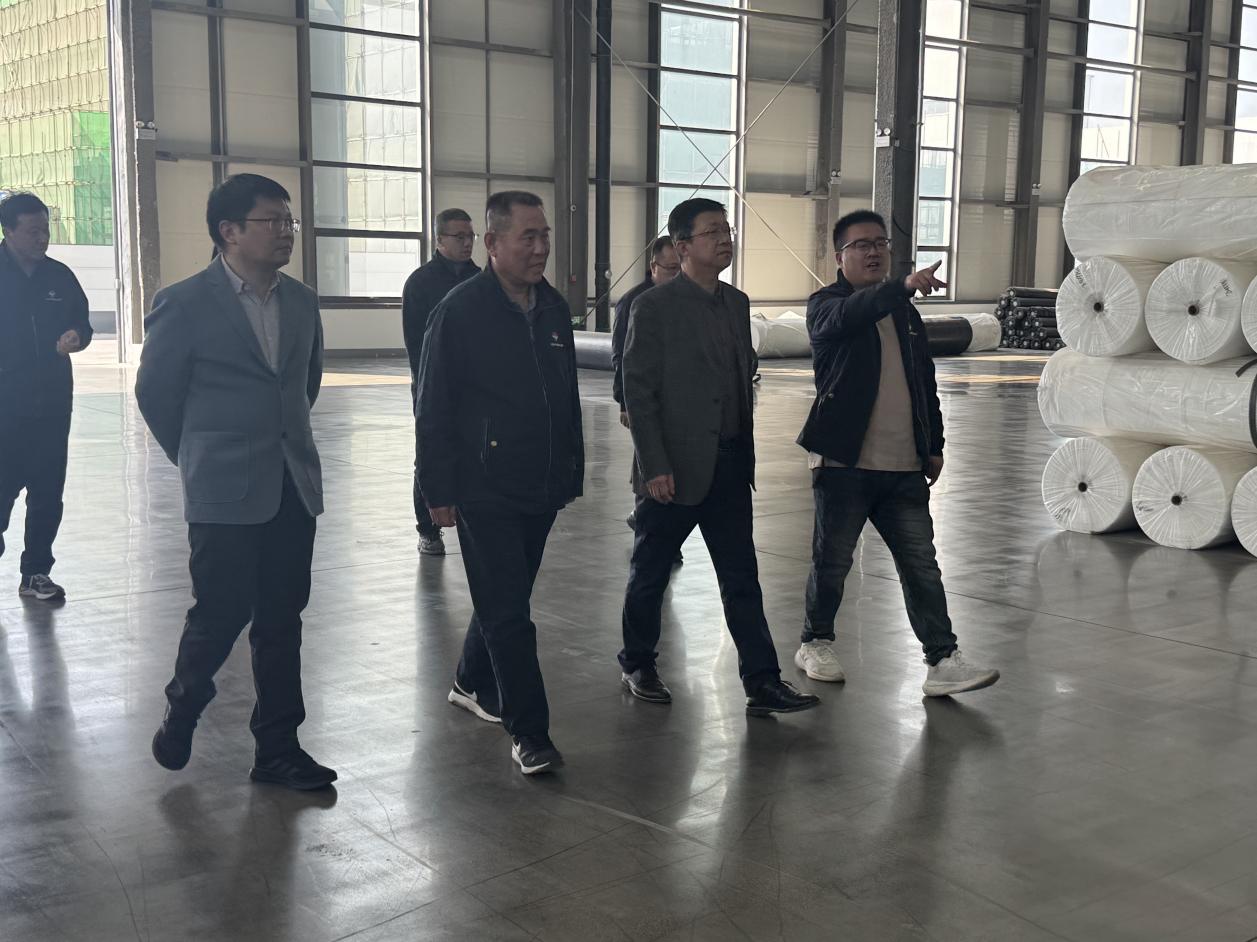 Líderes da Associação de Engenharia de Geossintéticos da China visitaram a Tecnologia Ambiental de Haoyang para Promover o Desenvolvimento Inovador da Empresa Líderes da Associação de Engenharia de Geossintéticos da China visitaram a Tecnologia Ambiental de Haoyang para Promover o Desenvolvimento Inovador da Empresa