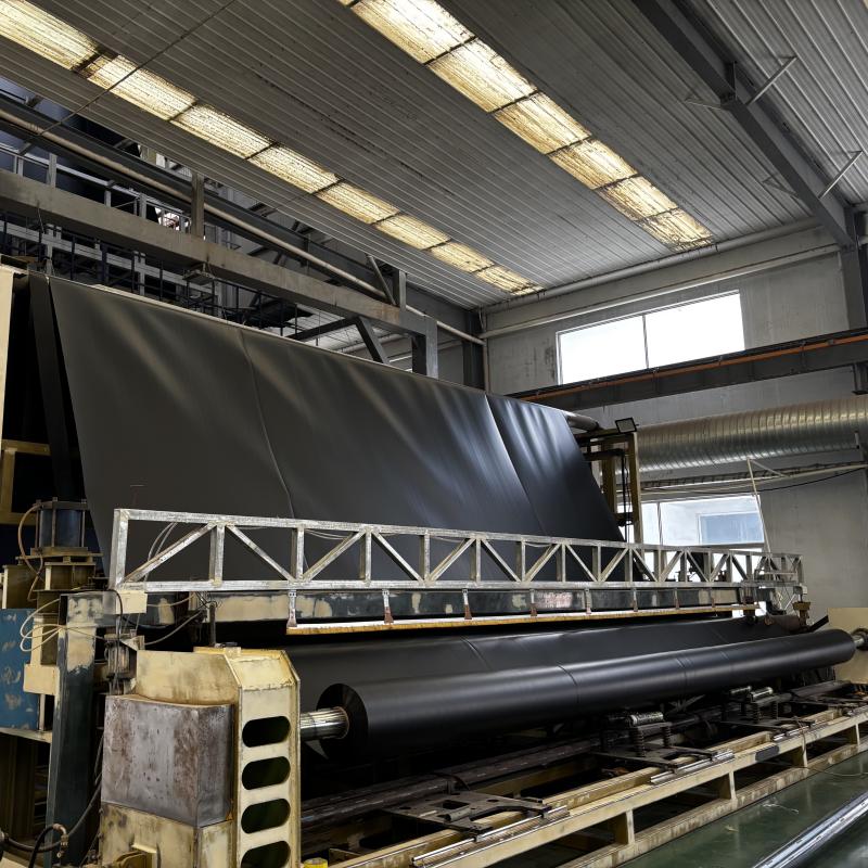 แผ่นกันซึม HDPE สำหรับบ่อฝังกลบขยะและเหมืองแร่