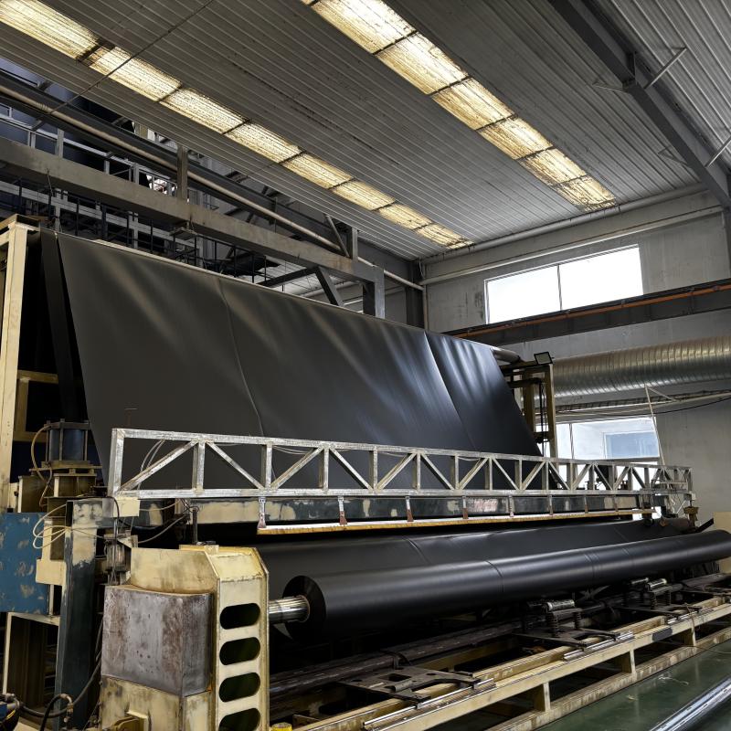 Геомембрана по цене, доступны нестандартные размеры и толщина.