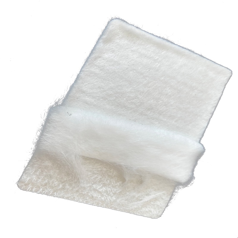 Устойчивая к ультрафиолетовому излучению композитная геомембрана