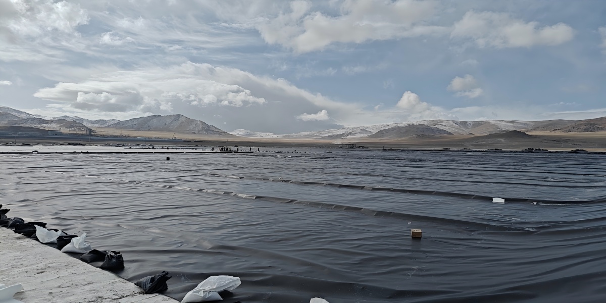 Definition and Common Classification of Geomembranes